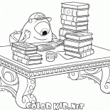 Mike in der Bibliothek