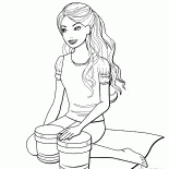 Barbie spielt Schlagzeug