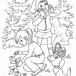 Kinder im Sommer im Wald