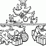 Weihnachtsbaum und viele Geschenke
